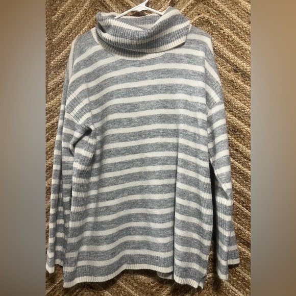 Loft Women's Turtleneck Gray and White Striped Sweater,Size Large - Picture 1 of 9